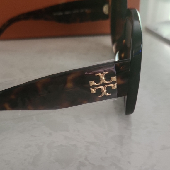 Tory Burch Brown and Orange Sunglasses